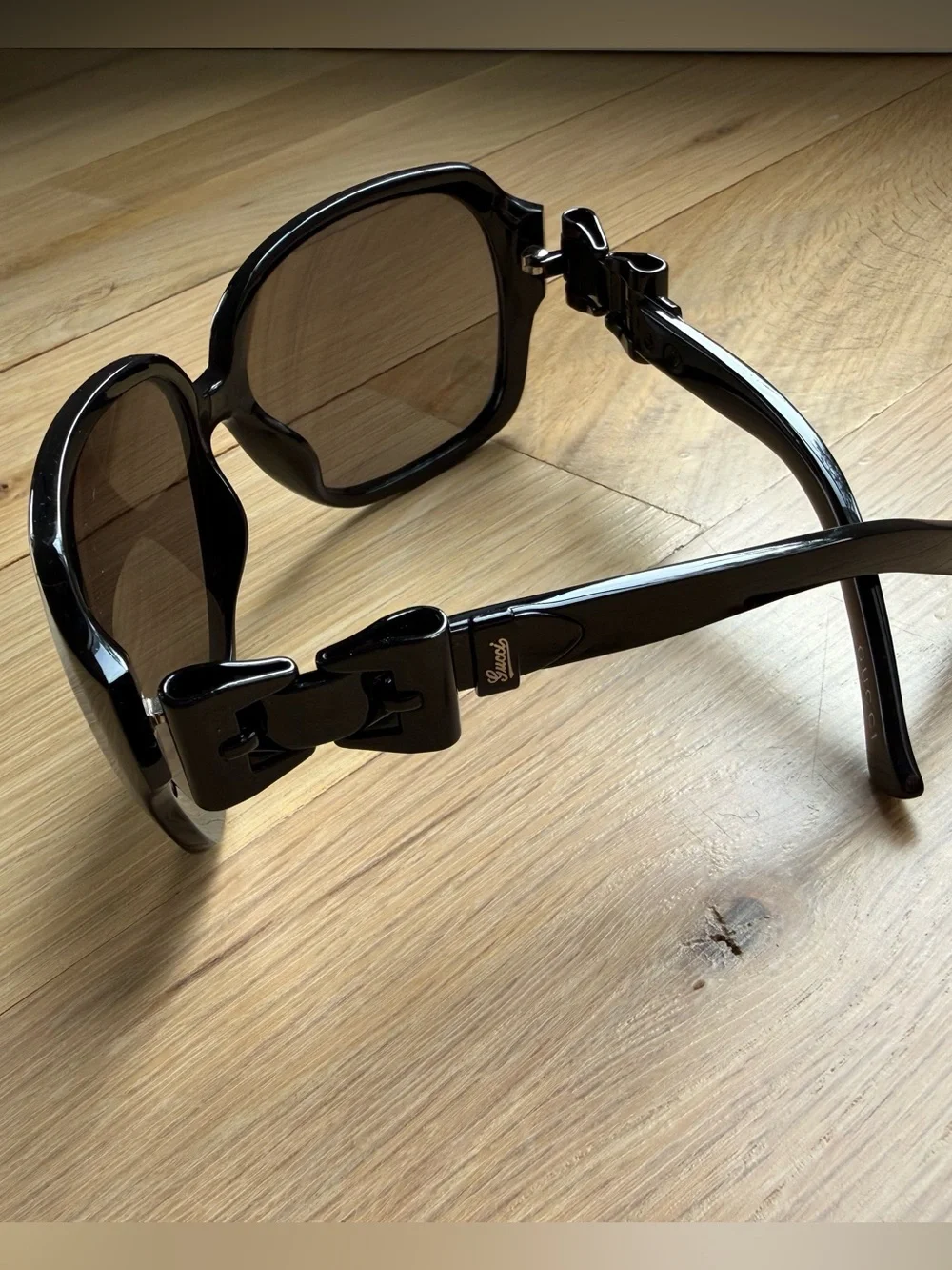 GUCCI Buckle Sunglasses GG3006/S in Pristine Black - Picture 3 of 9